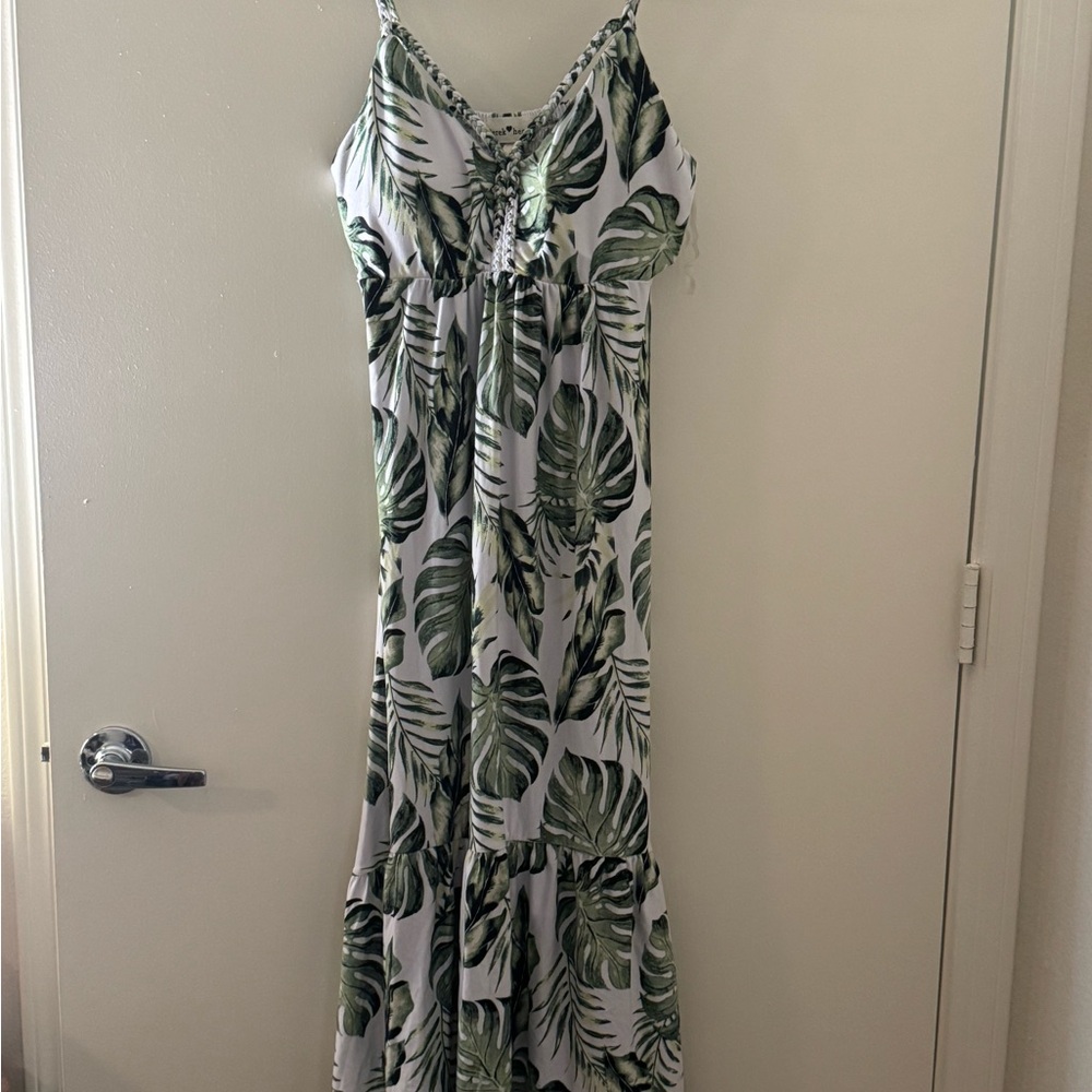 Derek Heart Green Leaf Print Dress it’s Great Condition